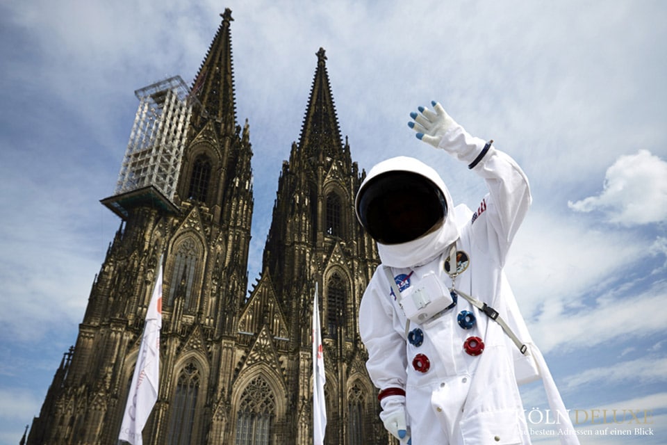 ASTRONAUT_AM_KOELNER_DOM