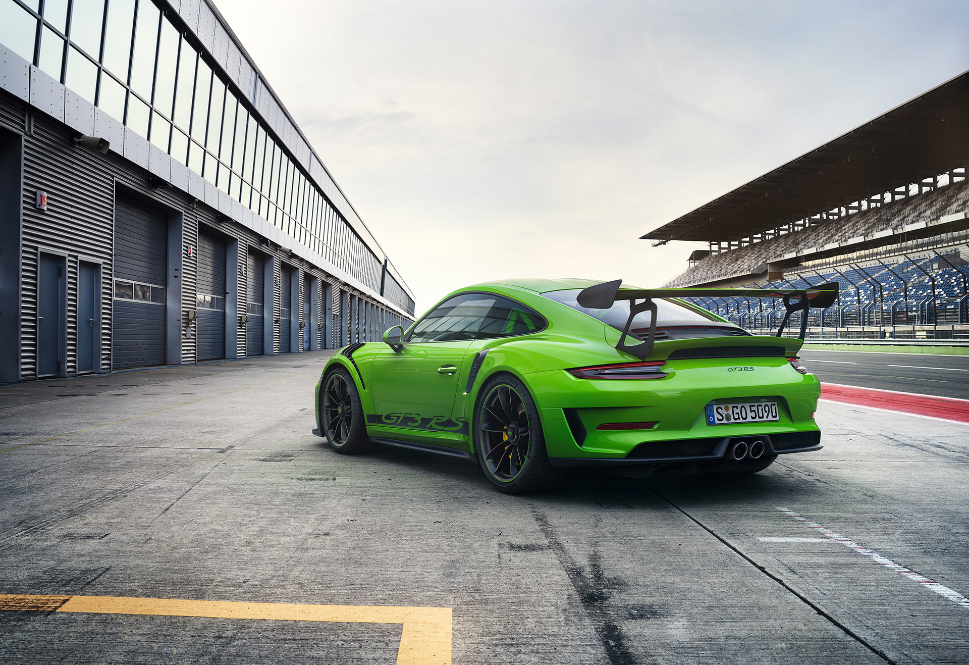 PORSCHE-GT3-RS-HECKFLUEGEL