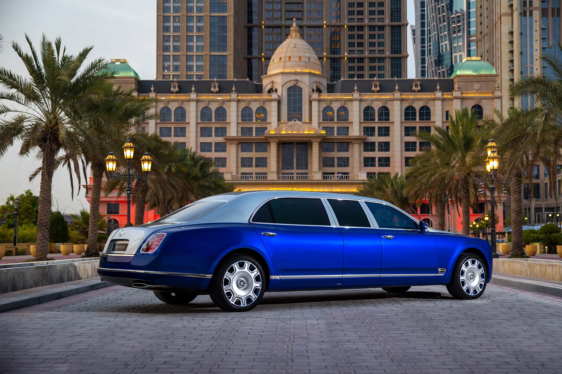 BENTLEY: MULSANNE GRAND LIMOUSINE BY MULLINER