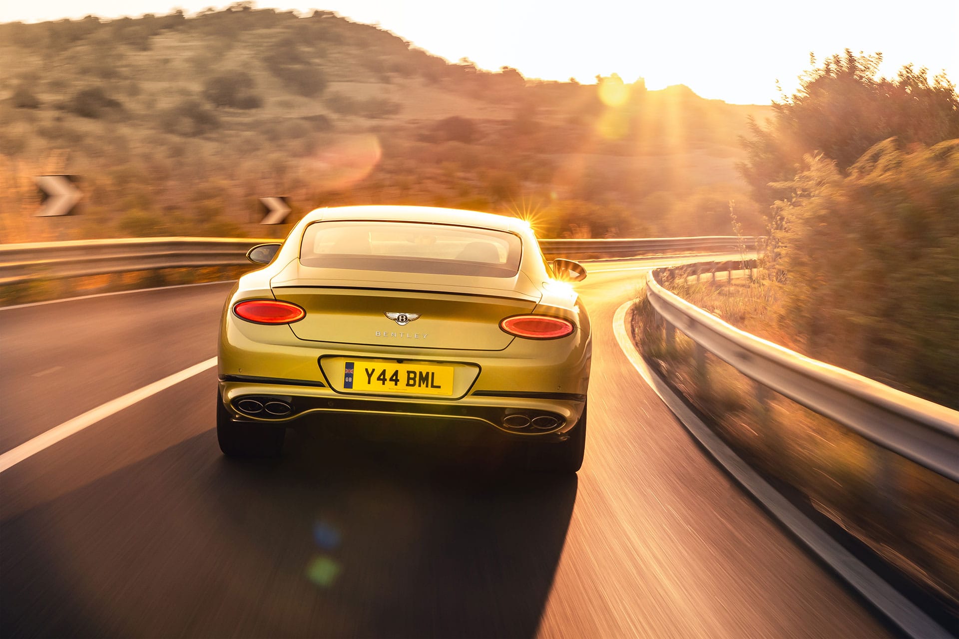 Bentley Continental GT Speed mit neuem Titan-Sportauspuff von Akrapovič