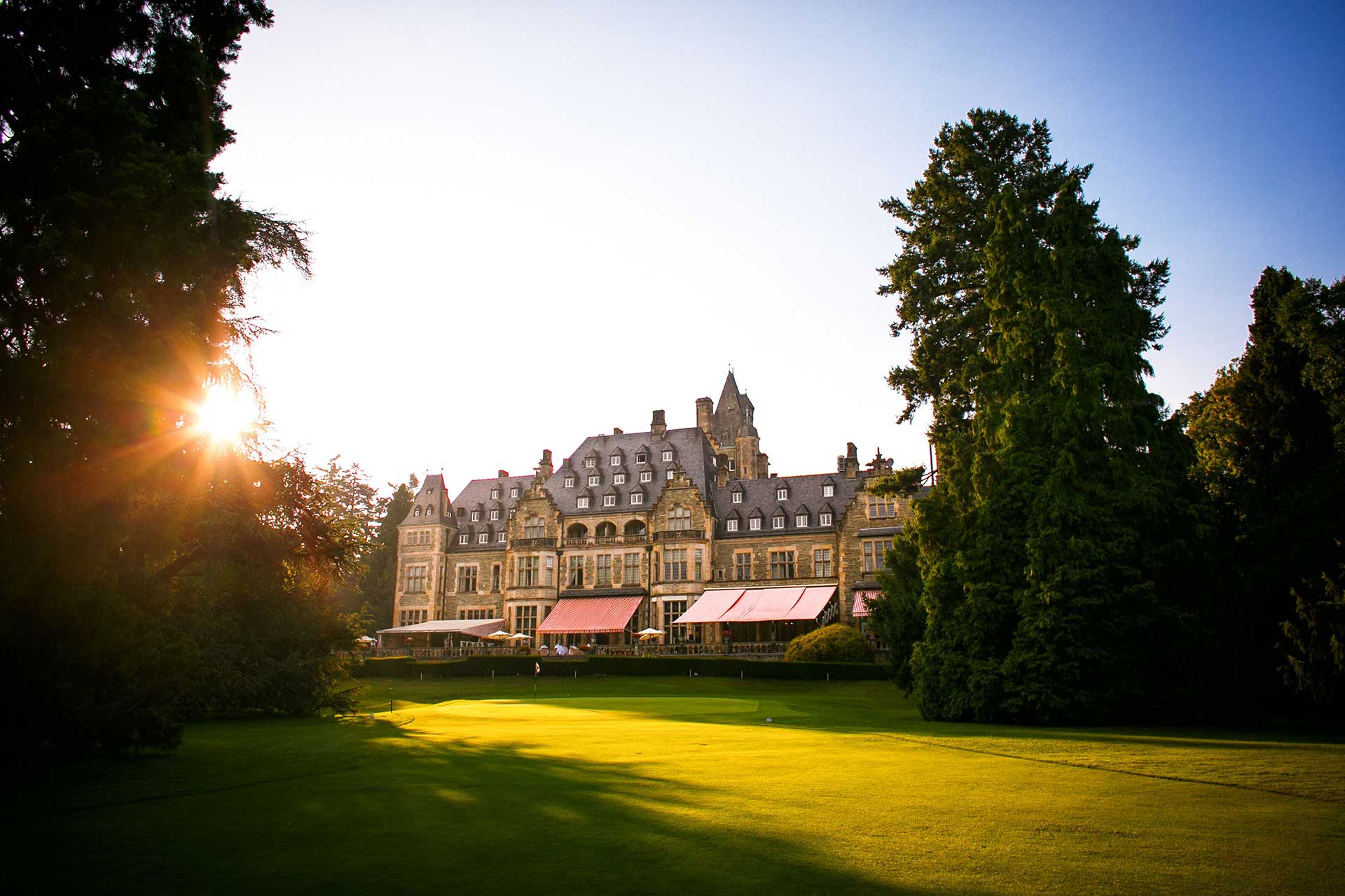 Schlafen in der Filmkulisse im Schlosshotel Kronberg