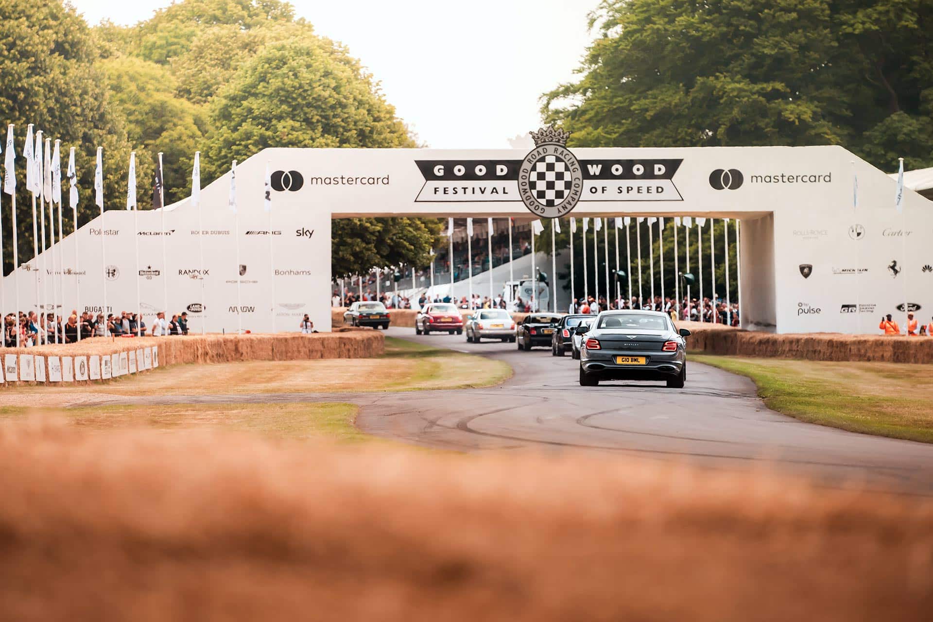 Bentley feiert 20 Jahre W12 Motor beim Goodwood Festival